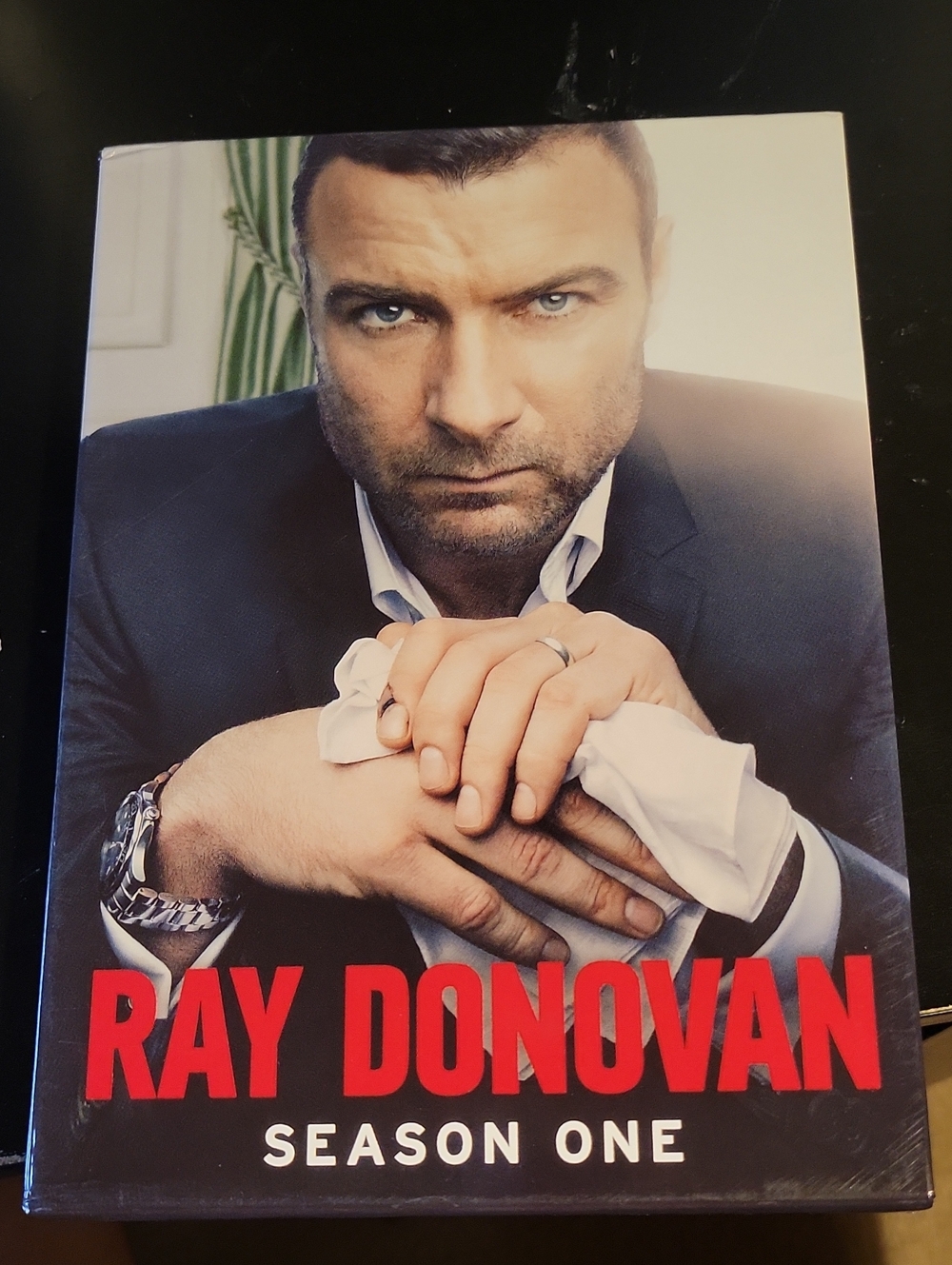 Ray Donovan: Season One (Blu-ray/DVD) - Black